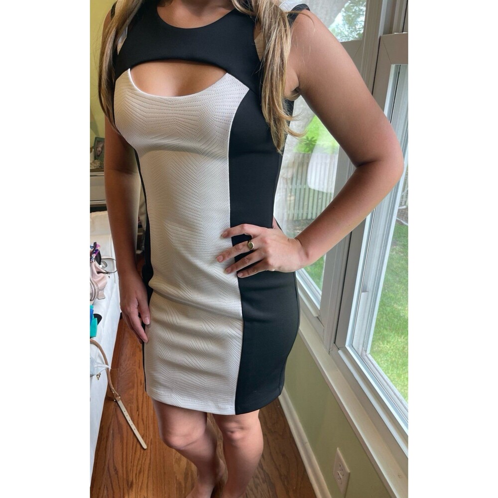 Guess MIni Dress Bodycon 80s Retro Mod Black White Sleeveless Size 4 NWOT
